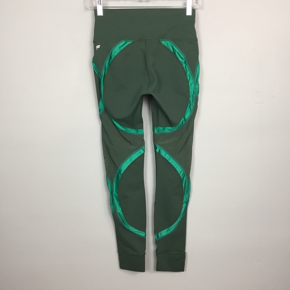 Fabletics High-Waisted PowerHold Shine Leggings - Picture 8 of 16